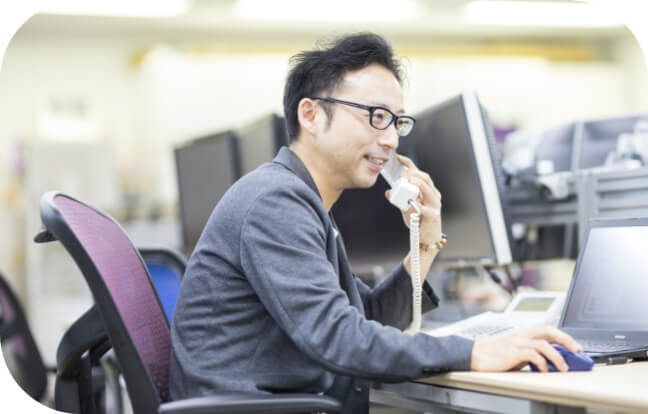エンジニアが直接お客さまのお問い合わせに対応しているイメージ